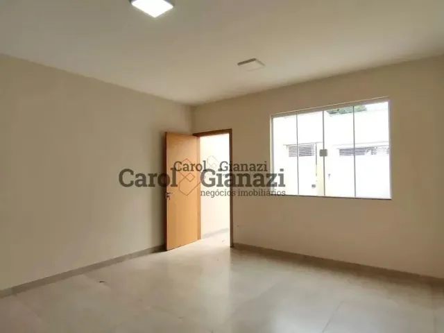 Imagem: A casa possui 3 Dormitórios, 1 Suíte, 2 Banheiros, 1 Vaga