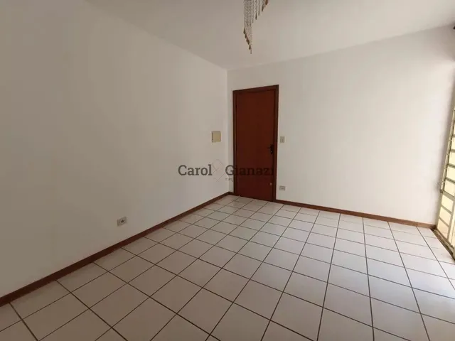 Imagem: O apartamento possui 2 Dormitórios, 1 Banheiro, 1 Vaga na