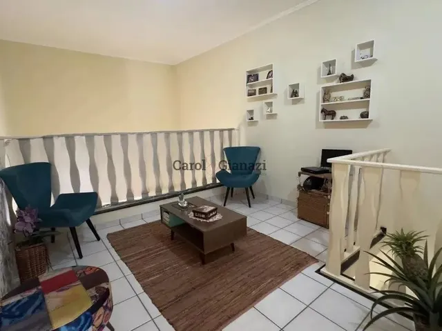 Imagem: A casa possui 3 Dormitórios, 1 Suíte, 4 Banheiros, 2