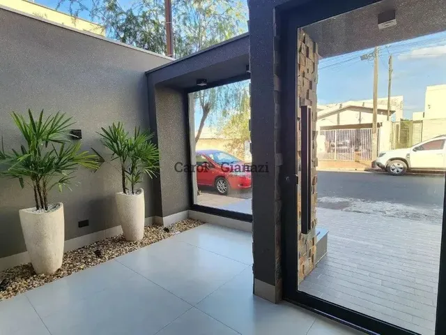Imagem: A casa possui 3 Dormitórios, 3 Suítes, 5 Banheiros, 2