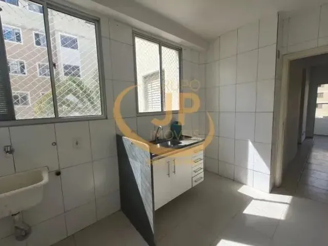 Imagem: O apartamento possui 2 Dormitórios, 1 Banheiro, 1 Vaga na
