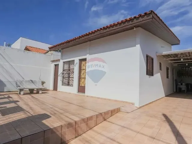 Imagem: Casa À Venda com Edícula no Central Parque