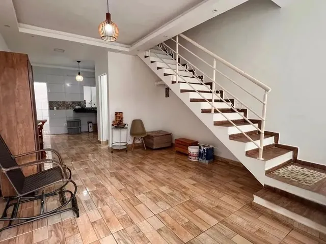 Imagem: Casa com 2 Dormitórios À Venda, 64 M²