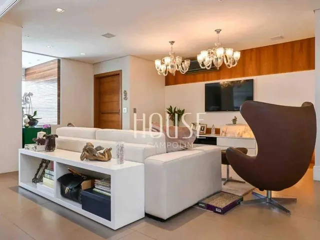 Imagem: Apartamento com 4 Quartos À Venda, 215
