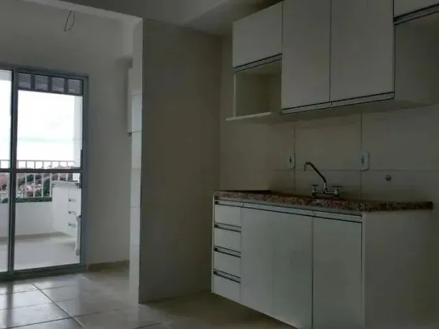 Imagem: O apartamento possui 2 Dormitórios, 1 Suíte, 1 Banheiro,