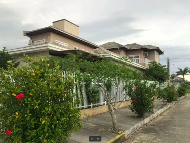 Imagem: Casa de Alto Padrão À Venda