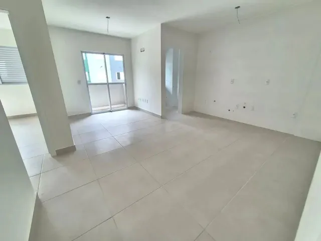 Imagem 2: Imóvel para Venda Possui 62 Metros Quadrados com 2 Quartos em São Luiz - Criciúma - Sc