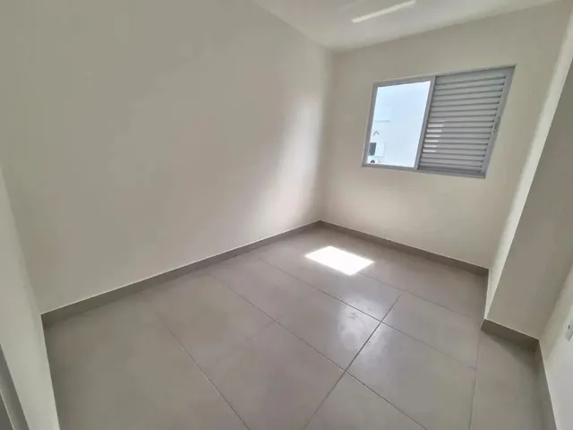 Imagem 5: Imóvel para Venda Possui 62 Metros Quadrados com 2 Quartos em São Luiz - Criciúma - Sc