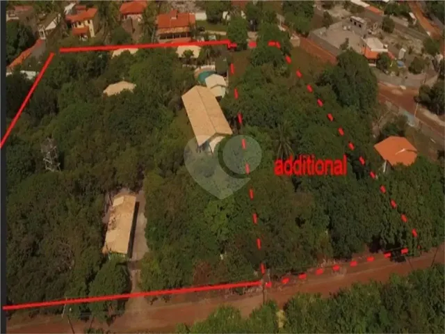 Imagem: Casa À Venda com 8 Quartos, Sendo 8 Suítes