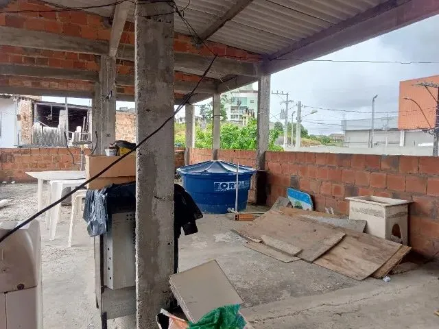 Imagem 10: Vendo Casa com Três Comercio Bem Localizada em Simões Filho,Cia1 Vida Nova (Atrás