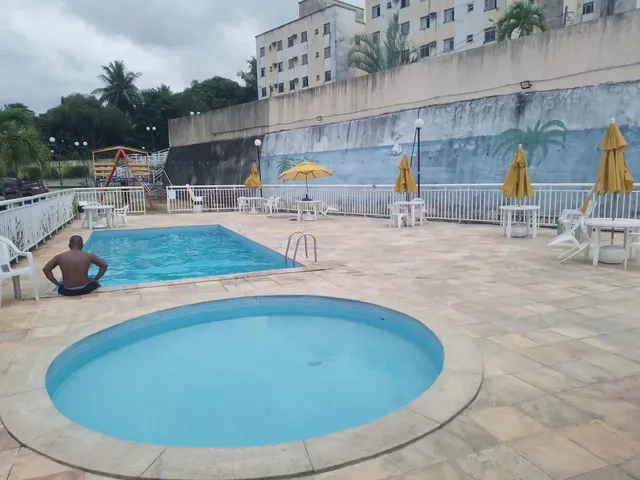 Imagem 4: Lindo 2/4 com Armários - 2º Andar - Condomínio com Piscina - 2 Km Atrás do Antigo