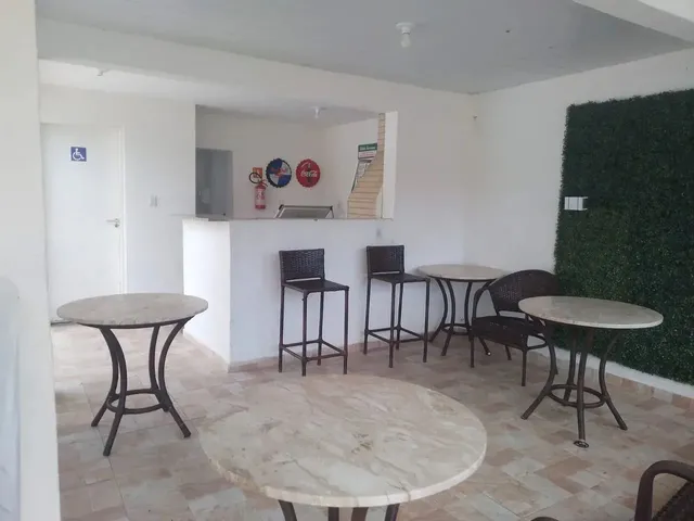 Imagem 7: Lindo 2/4 com Armários - 2º Andar - Condomínio com Piscina - 2 Km Atrás do Antigo