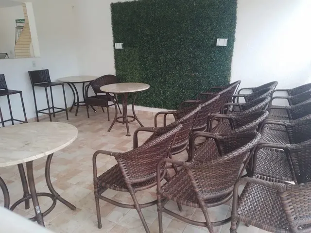 Imagem 8: Lindo 2/4 com Armários - 2º Andar - Condomínio com Piscina - 2 Km Atrás do Antigo