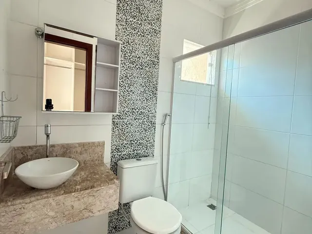 Imagem 12: Casa Ampla Duplex 4/4 Sendo 3 Suítes - 500M2 da Praia - Ipitanga - Cond. Fechado