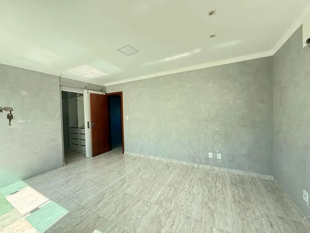 Imagem 10: Casa Ampla Duplex 4/4 Sendo 3 Suítes - 500M2 da Praia - Ipitanga - Cond. Fechado