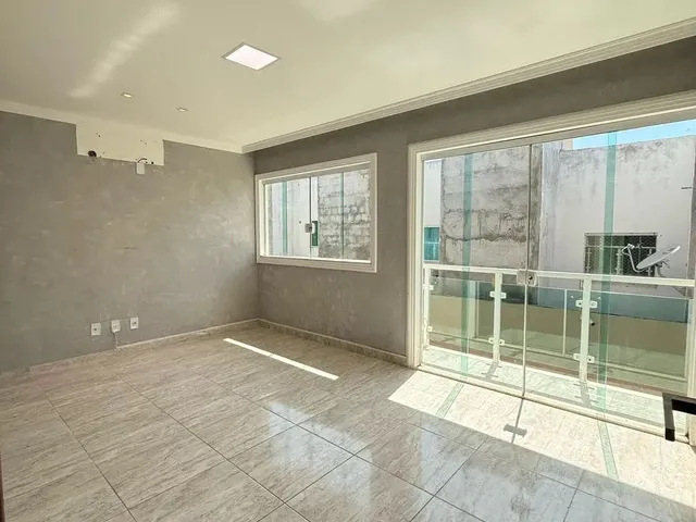 Imagem 15: Casa Ampla Duplex 4/4 Sendo 3 Suítes - 500M2 da Praia - Ipitanga - Cond. Fechado