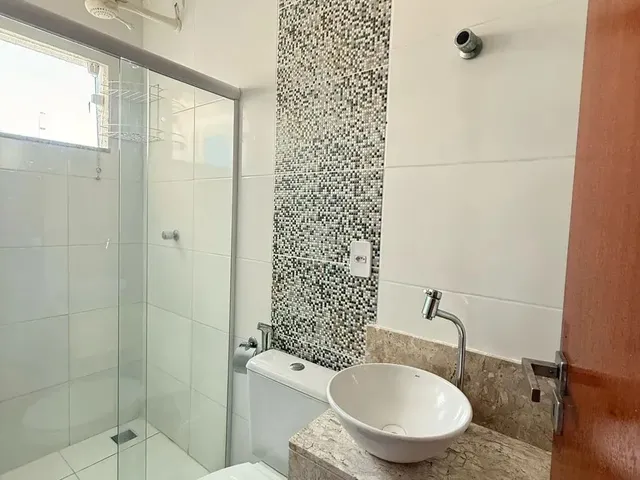 Imagem 14: Casa Ampla Duplex 4/4 Sendo 3 Suítes - 500M2 da Praia - Ipitanga - Cond. Fechado