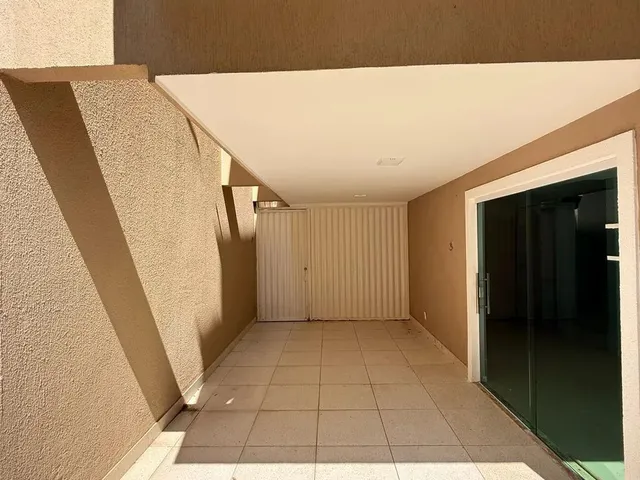 Imagem 8: Casa Ampla Duplex 4/4 Sendo 3 Suítes - 500M2 da Praia - Ipitanga - Cond. Fechado