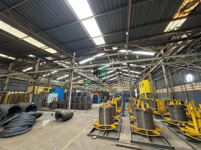 Imagem: Galpão Industrial com Ponte Rolante e Pé-Direito