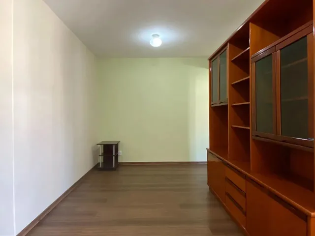Imagem 6: 2 Quartos com Varanda e Vaga no Centro para Locação