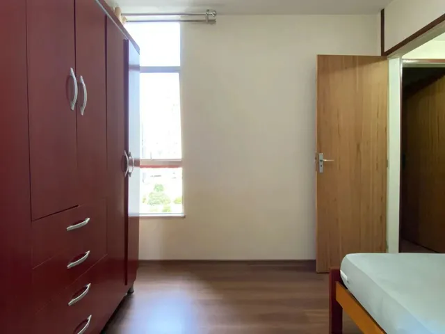 Imagem 4: 2 Quartos com Varanda e Vaga no Centro para Locação