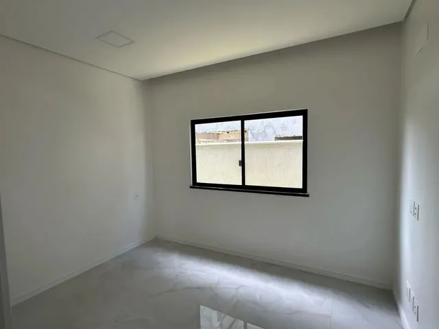 Imagem 3: Linda Casa Térrea com 3 Suítes na Cidade Alpha - Terras 1! Cód. 1Rsgn3E