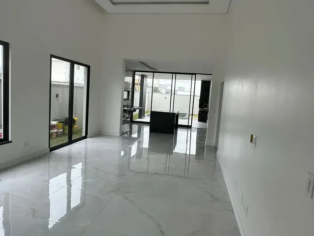 Imagem 4: Linda Casa Térrea com 3 Suítes na Cidade Alpha - Terras 1! Cód. 1Rsgn3E