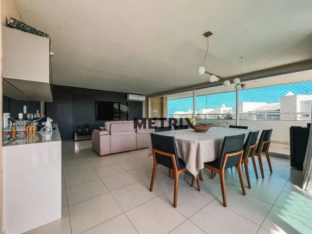 Imagem: Apartamento com 3 Dormitórios, 200 M²