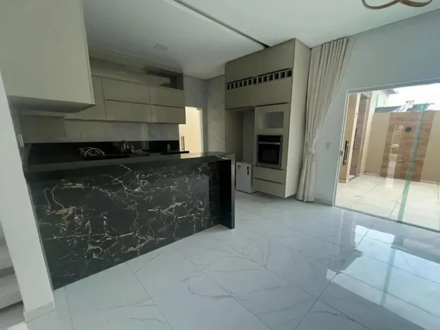 Imagem 4: Casa Duplex Semimobiliada no Condomínio Jardins da Serra, Disponível Venda e Aluguel
