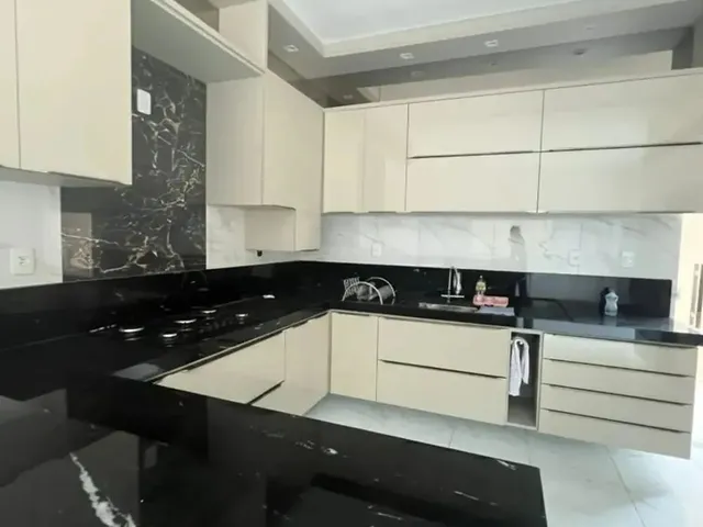 Imagem 12: Casa Duplex Semimobiliada no Condomínio Jardins da Serra, Disponível Venda e Aluguel