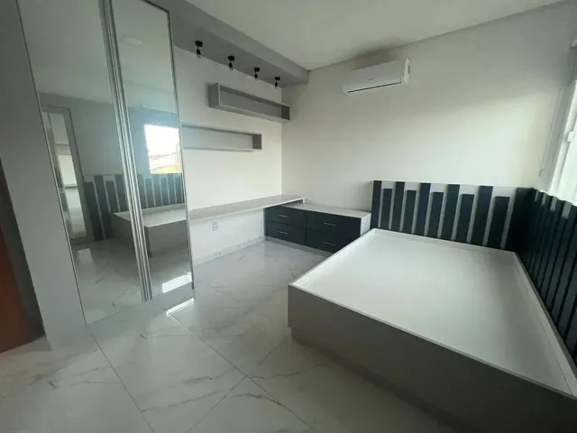 Imagem 2: Casa Duplex Semimobiliada no Condomínio Jardins da Serra, Disponível Venda e Aluguel