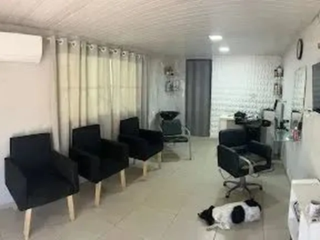 Imagem: Casa com 4 Dormitórios À Venda, 180 M²