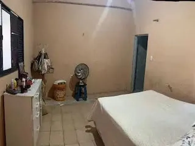 Imagem 4: Casa com 4 Dormitórios À Venda, 180 M² por R$ 290.000,00 - Jereissati II