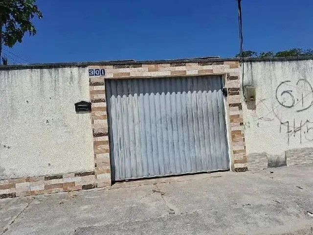 Imagem: A casa possui 2 Dormitórios, 1 Banheiro, 1 Vaga na