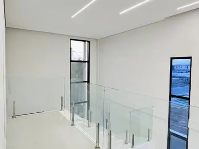 Imagem: Casa com Seis Quartos Sendo Quatro Suites