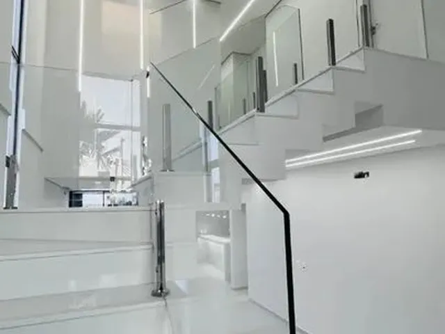 Imagem 2: Casa com Seis Quartos Sendo Quatro Suites na Cidade Alpha - Eusébio 330M²