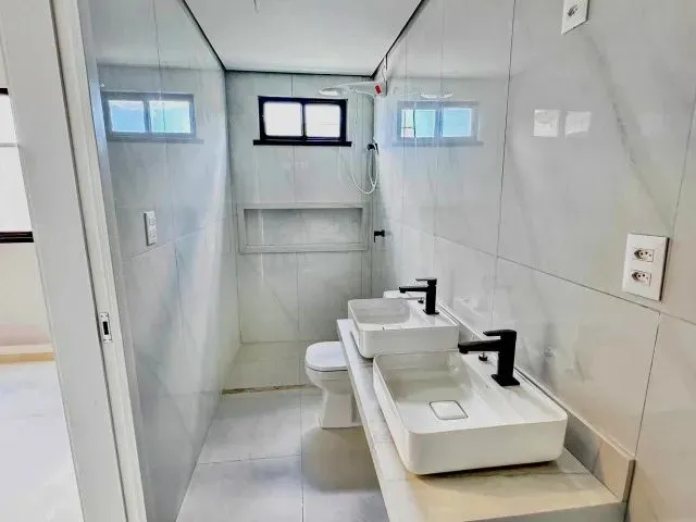 Imagem 6: Casa com Três Suítes com Closet na Cidade Alpha Terras 4 -160M²