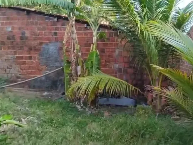 Imagem 5: Vendo Ou Troco Casa. Varanda, Área de serviço, 1 Banheiroe1...