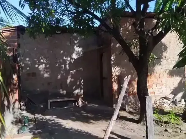Imagem 2: Vendo Ou Troco Casa. Varanda, Área de serviço, 1 Banheiroe1...