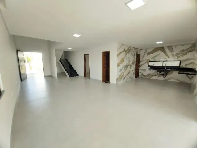 Imagem 2: Casa Duplex com Quatro Suítes no Condomínio Jardins do Lago - Eusébio - 229M²
