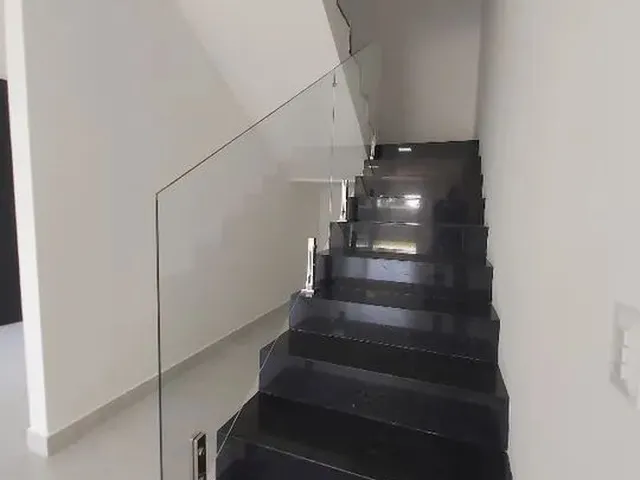 Imagem 4: Casa Duplex com Quatro Suítes no Condomínio Jardins do Lago - Eusébio - 229M²