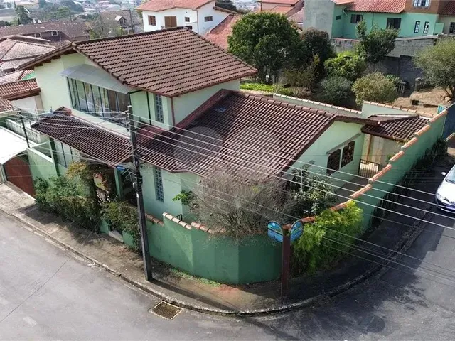 Imagem 1: Casa com 3 Quartos À Venda em Centro - Mg