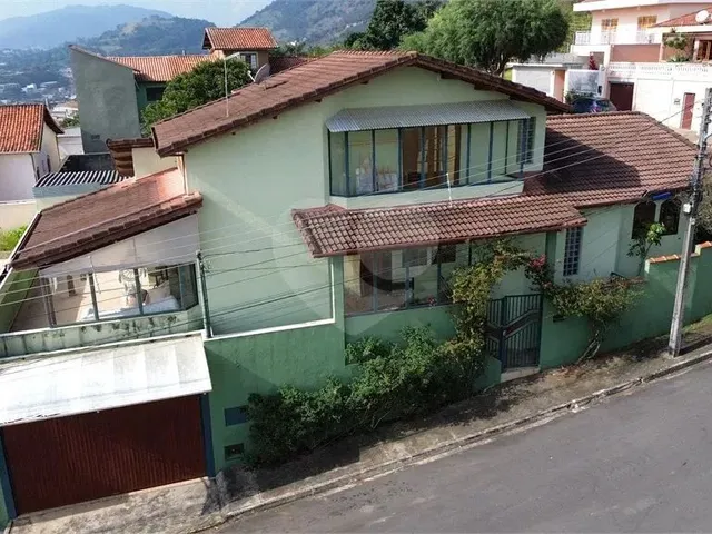 Imagem 8: Casa com 3 Quartos À Venda em Centro - Mg