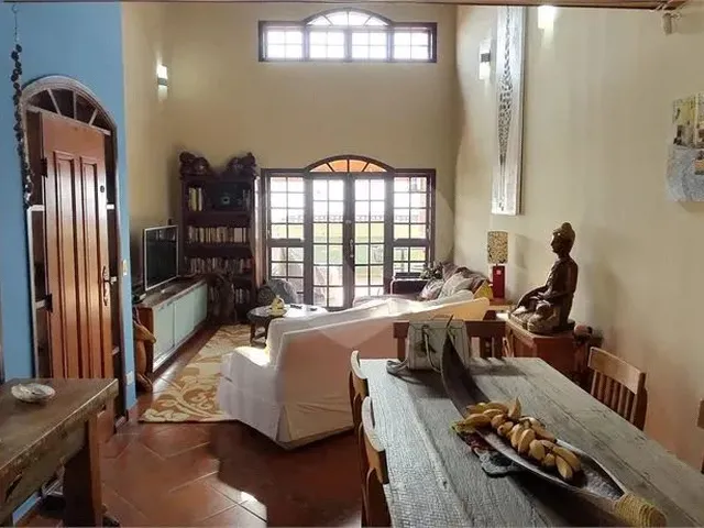 Imagem 4: Casa com 3 Quartos À Venda em Centro - Mg