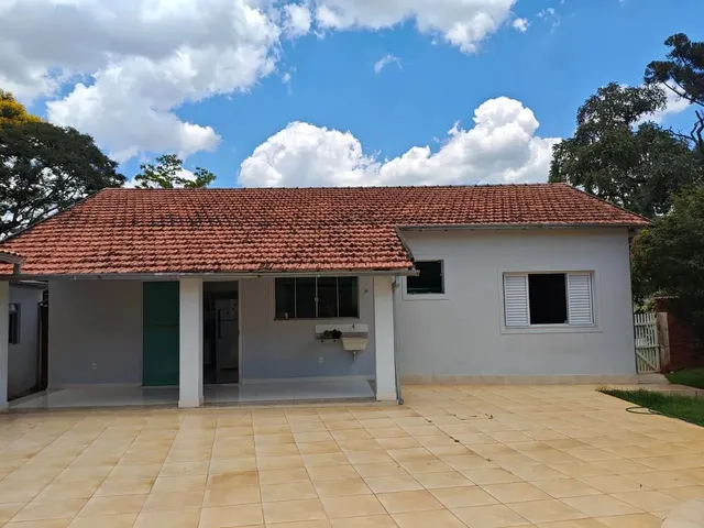 Imagem 2: Casa Ampla e Bem Localizada a Venda! Mais de 1000 M2 de Área Construída Local Seguro !!