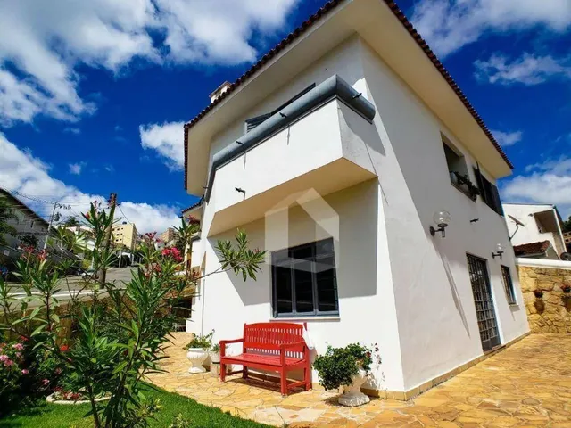 Imagem: Casa com 3 Dormitórios À Venda, 264 M²