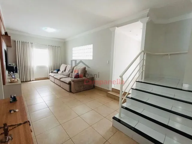 Imagem 5: Casa de 4 Dormitórios com Suíte e Churrasqueira na Pousada dos Campos