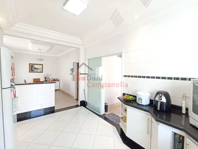 Imagem 7: Casa de 4 Dormitórios com Suíte e Churrasqueira na Pousada dos Campos