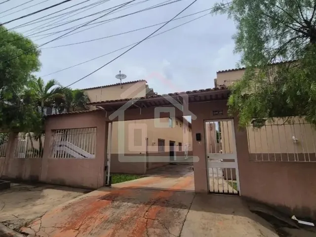 Imagem: A casa possui 2 Dormitórios, 1 Banheiro, 2 Vagas na