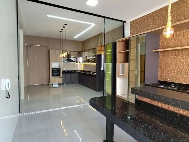 Imagem 4: Casa com Piscina 3 Quartos e 1 Suite, Semi-Mobiliada no Veiga Jardim Próximo St. Nova Bra